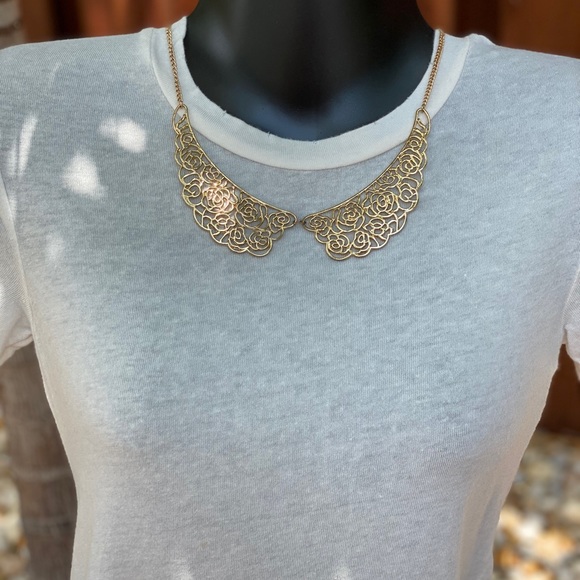 Pretty Collar Style Necklace. - Picture 1 of 6